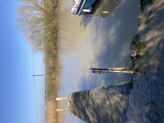 Up to 32' 10" / 10.00m mooring at Bardney Lock L1 available now